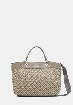 Armani Exchange poseta imagine