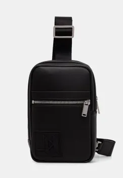 Karl Lagerfeld gentuta de umar barbati imagine