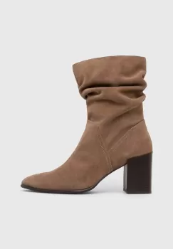 Medicine cizme din piele intoarsa culoarea bej, cu platforma imagine