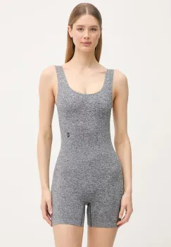 On salopeta sport pentru femei Studio imagine