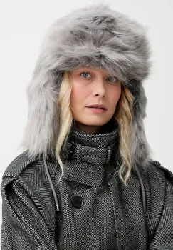 Patrizia Pepe caciula imagine