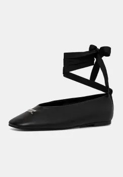Tommy Hilfiger balerini de piele TJW BALLERINA WITH LACES culoarea negru, EN0EN02939 imagine