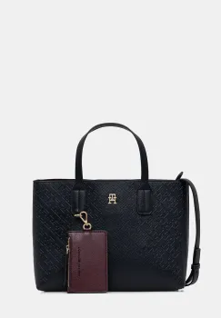 Tommy Hilfiger poseta imagine