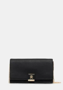 Tommy Hilfiger poseta imagine