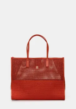 Tommy Hilfiger poseta imagine