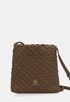 Tommy Hilfiger poseta imagine