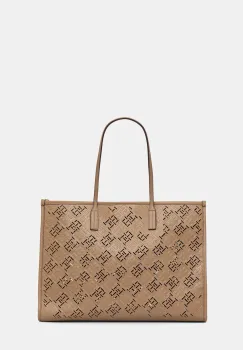 Tommy Hilfiger poseta imagine