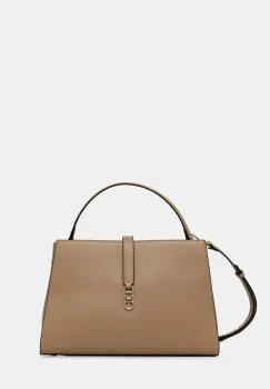 Tommy Hilfiger poseta imagine