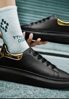 Adidasi barbati casual negri cu auriu VIP ZR A2906  imagine