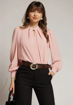 Bluza DY Fashion roz cu decupaj si perle la decolteu imagine