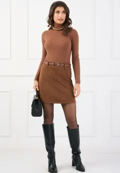 Fusta scurta din stofa catifelata maro camel cu croi evazat si curea in talie imagine