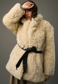 Jacheta eleganta din blana bej cu cordon din piele ecologica imagine