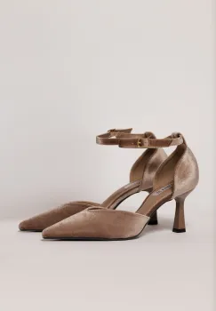 Pantofi eleganti beige cu aspect rafinat imagine