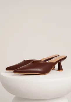 Pantofi eleganti din piele ecologica maro decupati la spate imagine