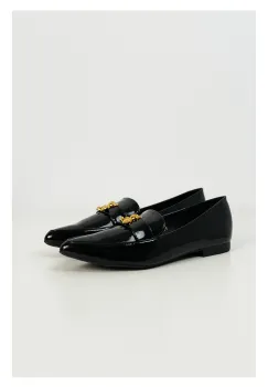 Pantofi Joana negri cu varf ascutit si accesoriu metalic imagine