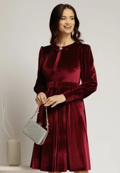 Rochie DY Fashion din catifea bordo cu funda si brosa la guler imagine