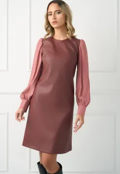 Rochie DY Fashion din piele ecologica burgundy cu maneci din voal roz imagine