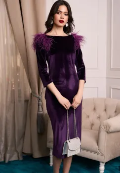 Rochie DY Fashion eleganta din catifea mov cu pene la umeri imagine