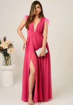 Rochie DY Fashion lunga fucsia din tull in clos cu pene la umeri imagine