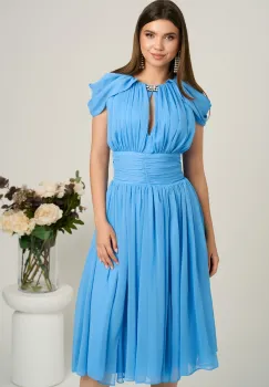 Rochie DY Fashion midi bleu din voal in clos cu accesoriu si decupaj la decolteu imagine