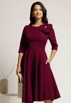 Rochie DY Fashion midi magenta din stofa in clos cu floare maxi la bust imagine