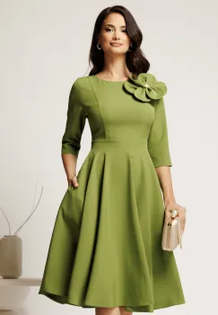 Rochie DY Fashion midi verde olive din stofa in clos cu floare maxi la bust imagine