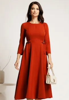 Rochie midi caramizie din stofa in clos cu catarame in talie imagine