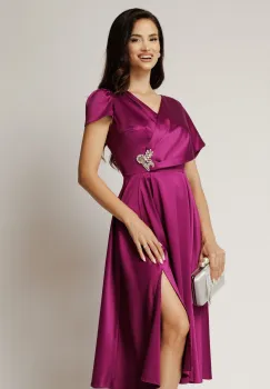 Rochie midi magenta din satin in clos cu accesoriu din strasuri in talie imagine