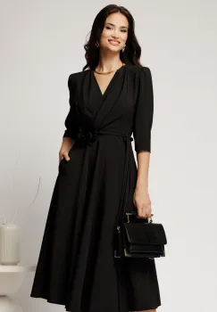 Rochie midi neagra din stofa in clos cu floare in talie imagine