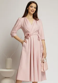 Rochie midi roz din stofa in clos cu floare in talie imagine