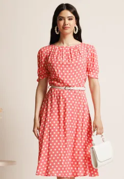 Rochie midi roz din viscoza in clos cu buline si curea in talie imagine