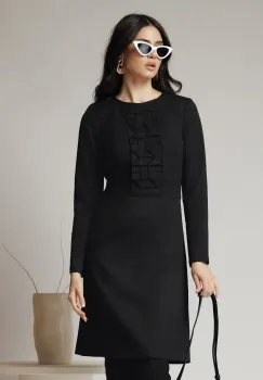 Rochie Moze office din stofa neagra cu flori la bust imagine