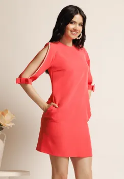 Rochie scurta corai din stofa cu croi drept si perle pe maneci- Moze imagine