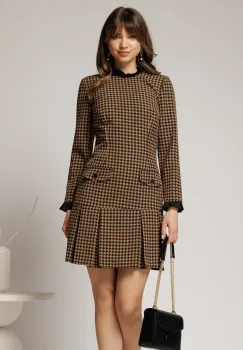 Rochie scurta maro cu imprimeuri negre si pliuri pe fusta imagine