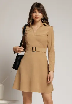 Rochis scurta bej din catifea reiata si catarama in talie imagine