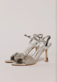 Sandale argintii cu funda stralucitoare imagine