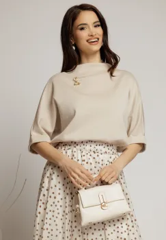 Tricou bej cu brosa si croi lejer cu adaos de viscoza imagine