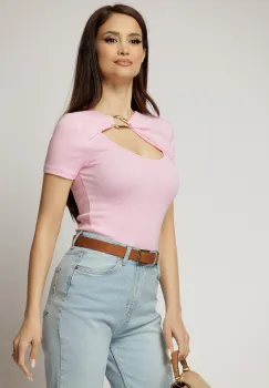 Tricou roz cu adaos din bumbac cu decupaj la bust si accesoriu imagine