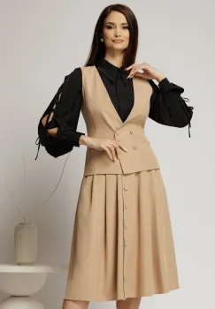 Vesta DY Fashion bej cambrata cu decolteu si inchidere la doi nasturi imagine