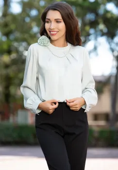 Bluza dama eleganta mint din voal cu floare 3D si colier din perle imagine