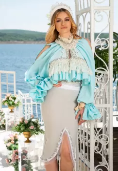 Bluza eleganta bleu ciel cu perle cusute manual si dantela pretioasa Legendaria by Venezia imagine