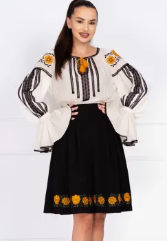 Bluza tip ie alba cu motive traditionale florale galbene imagine