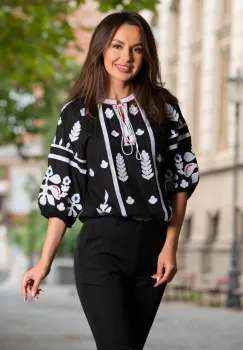 Bluza traditionala neagra din vascoza cu broderie florala imagine