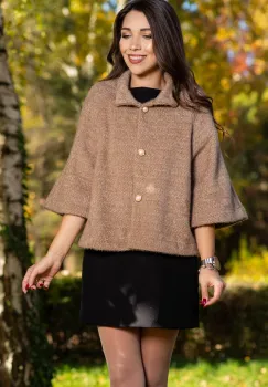 Capa dama eleganta bej cu nasturi tip perla imagine