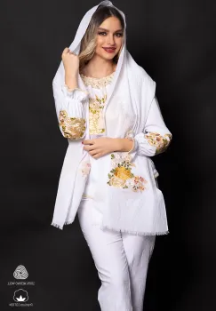 Esarfa din bumbac alba brodata cu bujori galbeni imagine