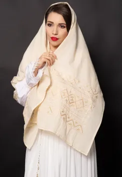 Esarfa traditionala crem din bumbac cu broderie inspirata din portul popular imagine