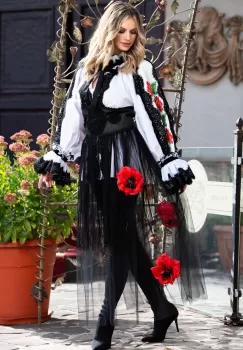 Fota dubla neagra din tulle fin cu aplicatii de trandafiri 3D Legendaria by Venezia imagine