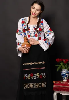 Fota traditionala Adina cu broderie bej si motive florale imagine