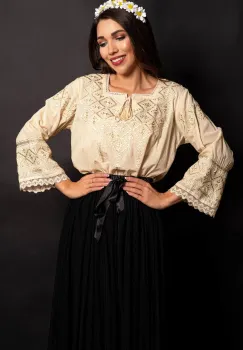 Ie bej Bucovineana din bumbac Ana-Maria brodata cu simbolul ancestral al stelei imagine