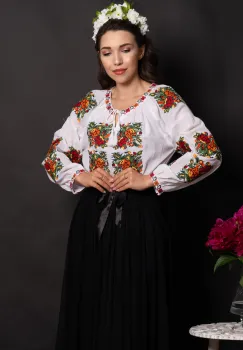 Ie dama alba din bumbac Luciana cu flori brodate imagine